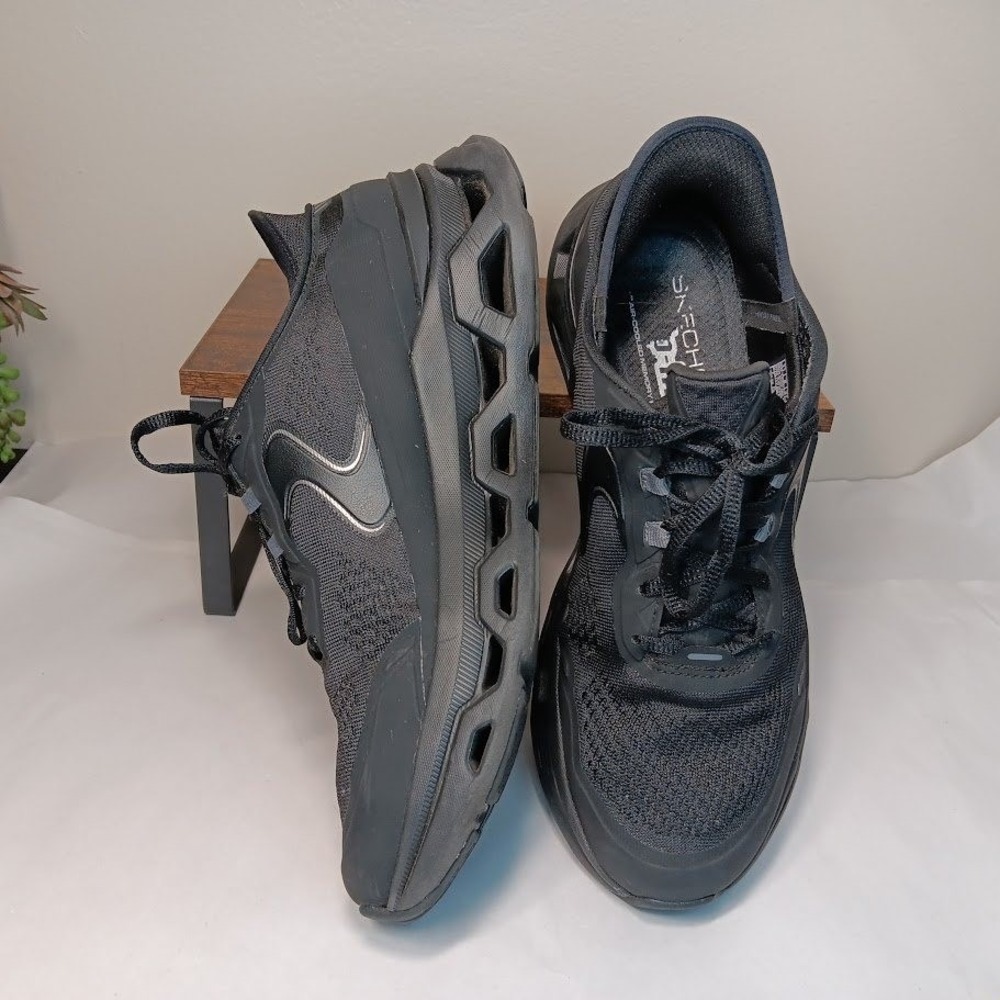 Skechers Glide-Step Altus Slip-Ins Womens 11 Black Athletic Sneakers